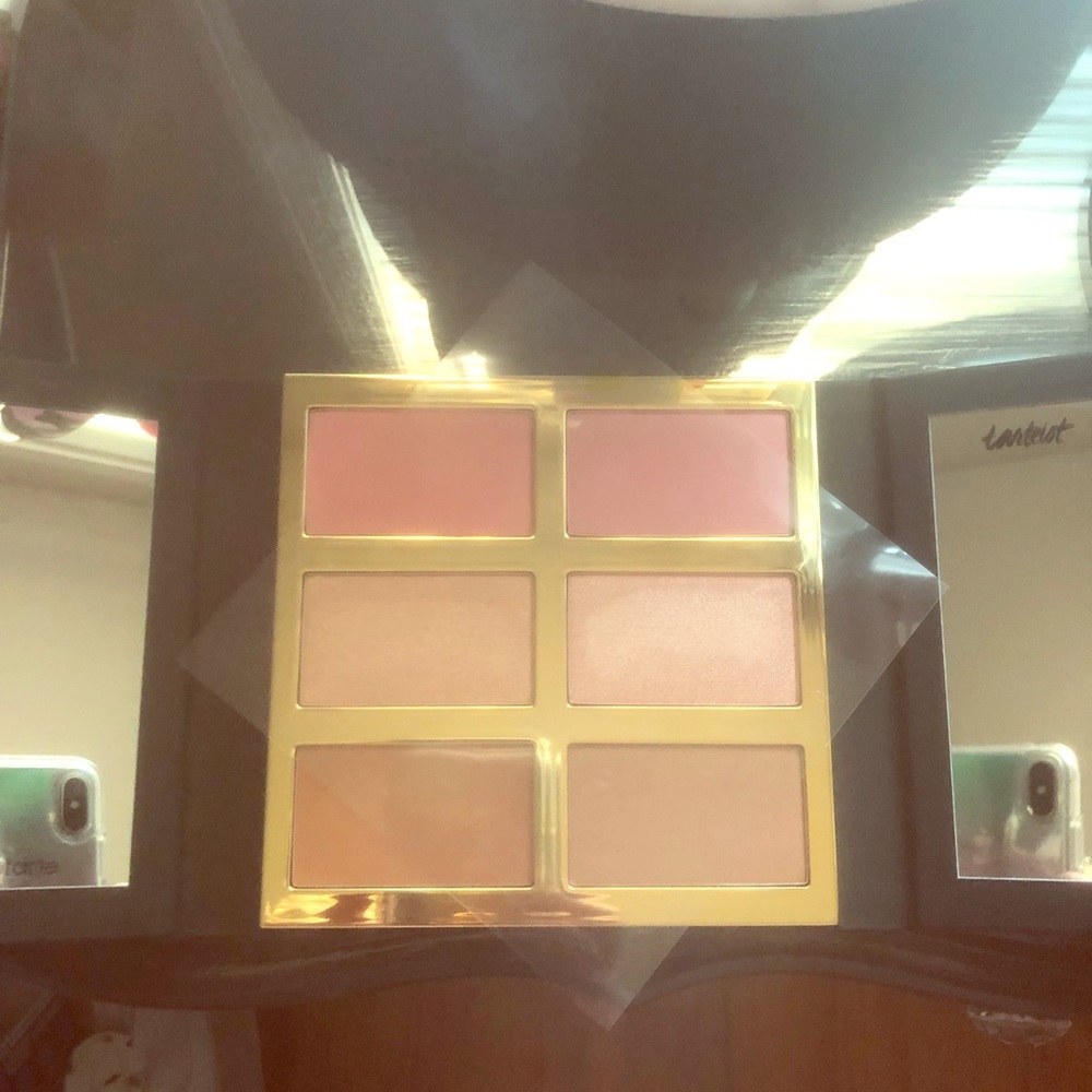 Tarte Tarteist pro glow 3 cheek palette.